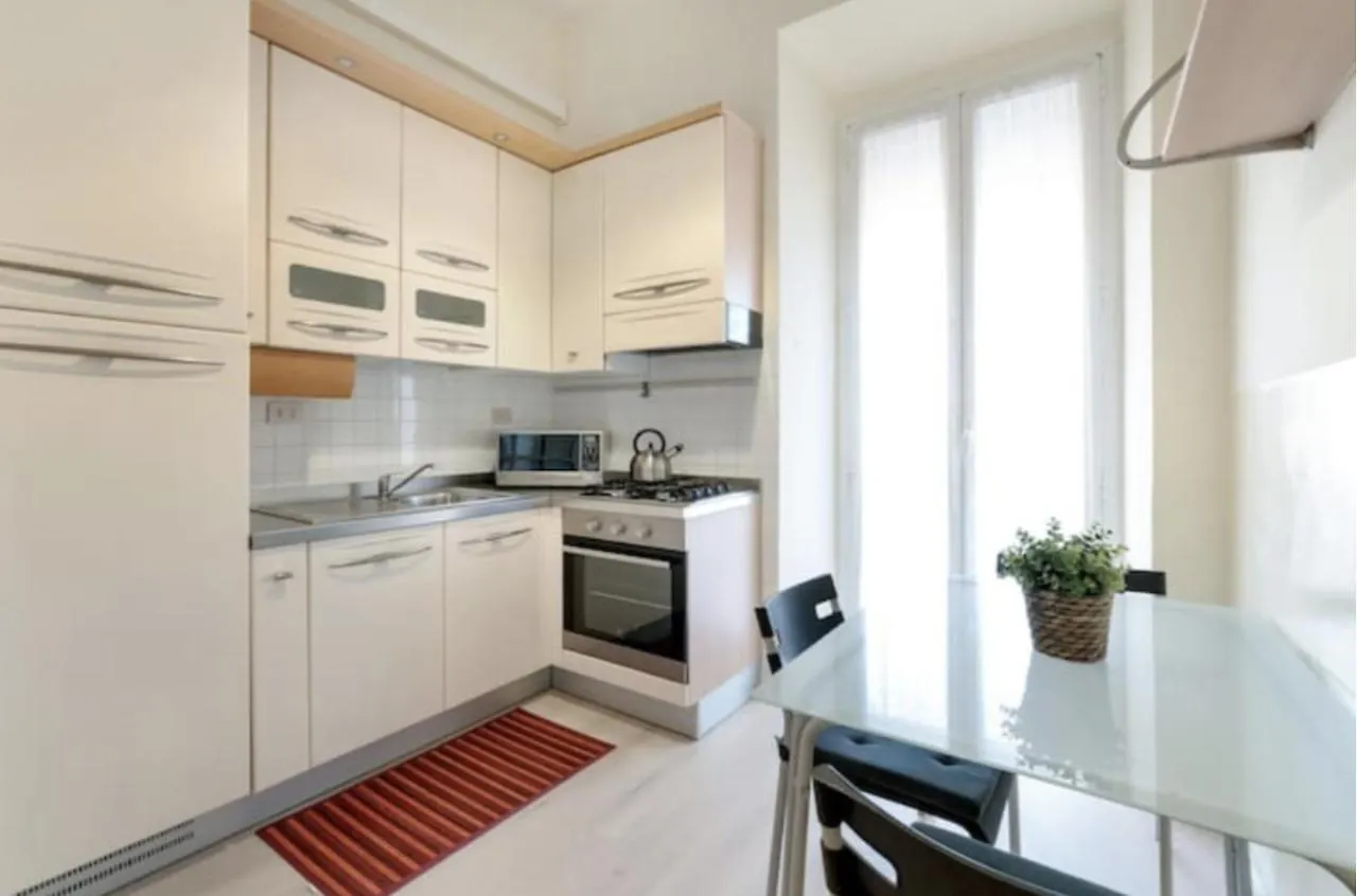 Апартаменты Sunny Flat In Elegant Building Close To Colosseum Рим Италия