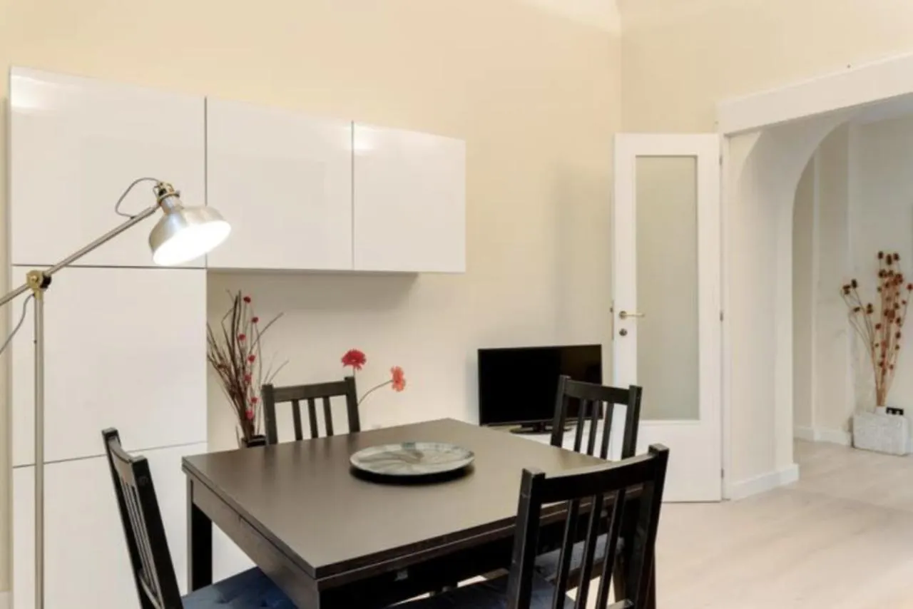 Sunny Flat In Elegant Building Close To Colosseum Рим Италия