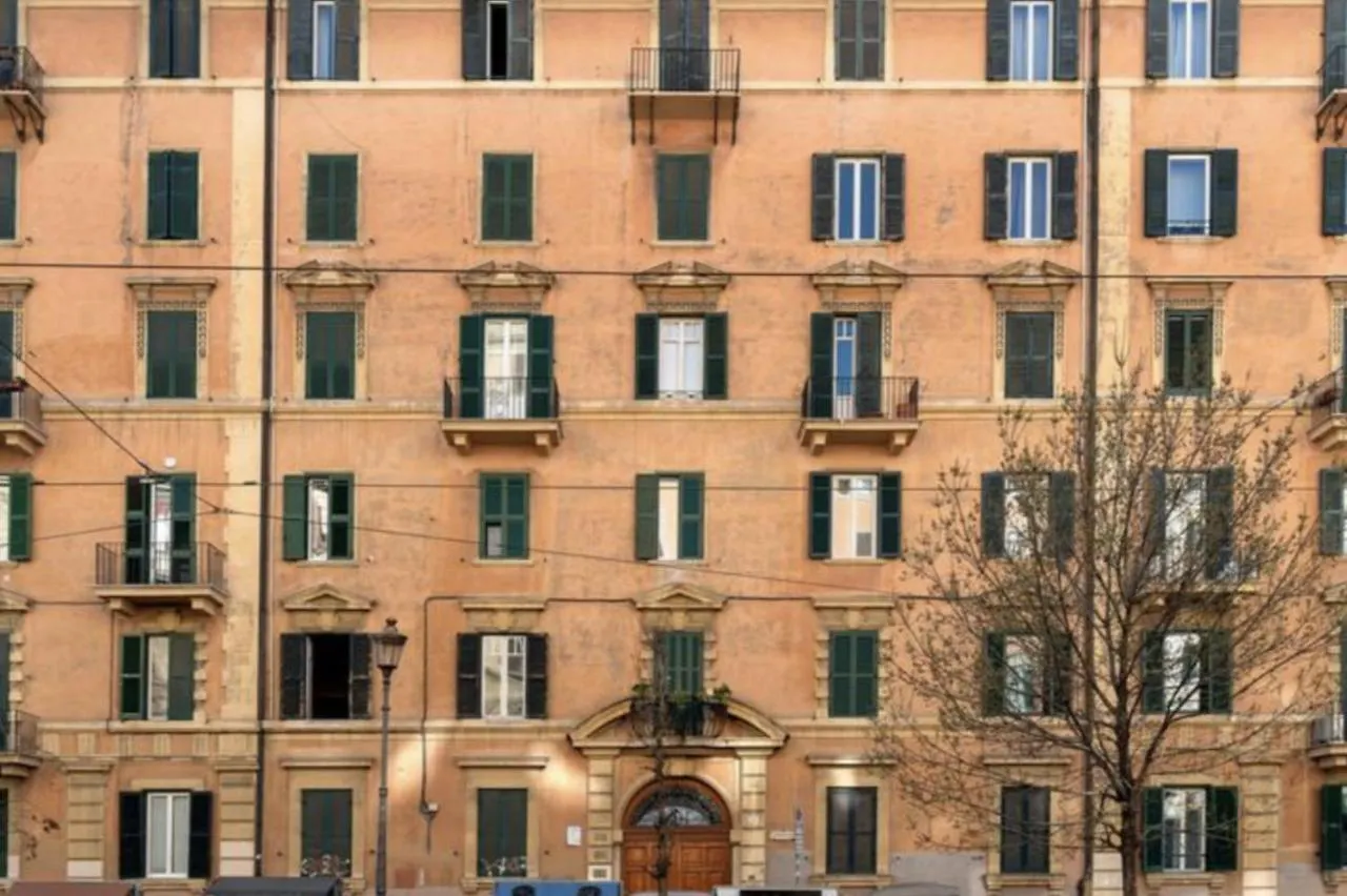 Sunny Flat In Elegant Building Close To Colosseum Рим 0*,